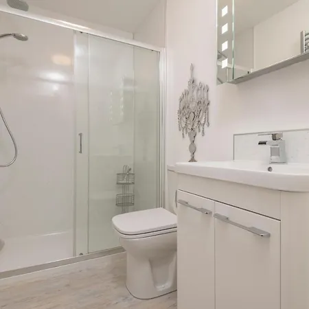 Bluebridge Walk Luxury Apartment
