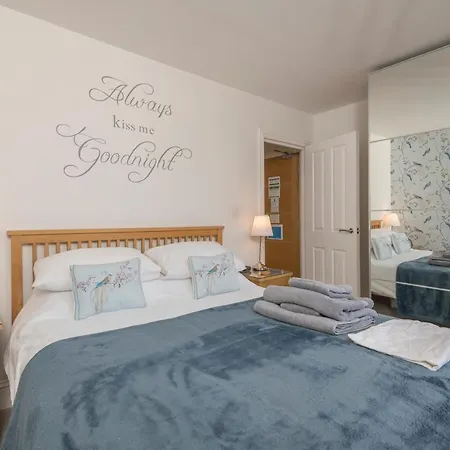 Apartment Bluebridge Walk Luxury